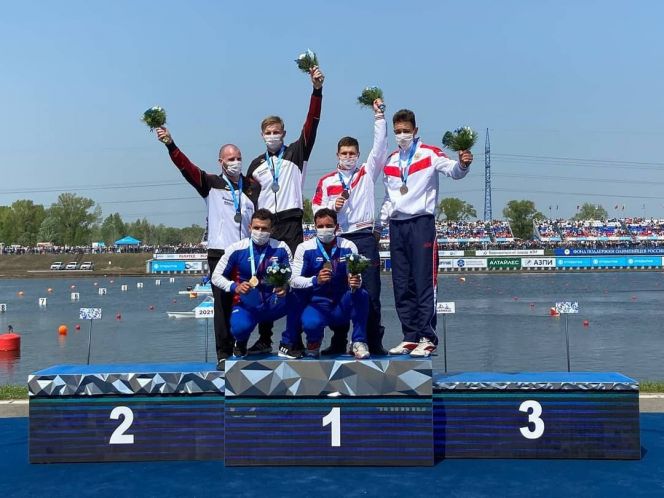 Каноисты Захар Петров и Кирилл Романов (справа) - бронзовые призеры этапа Кубка мира в Барнауле 