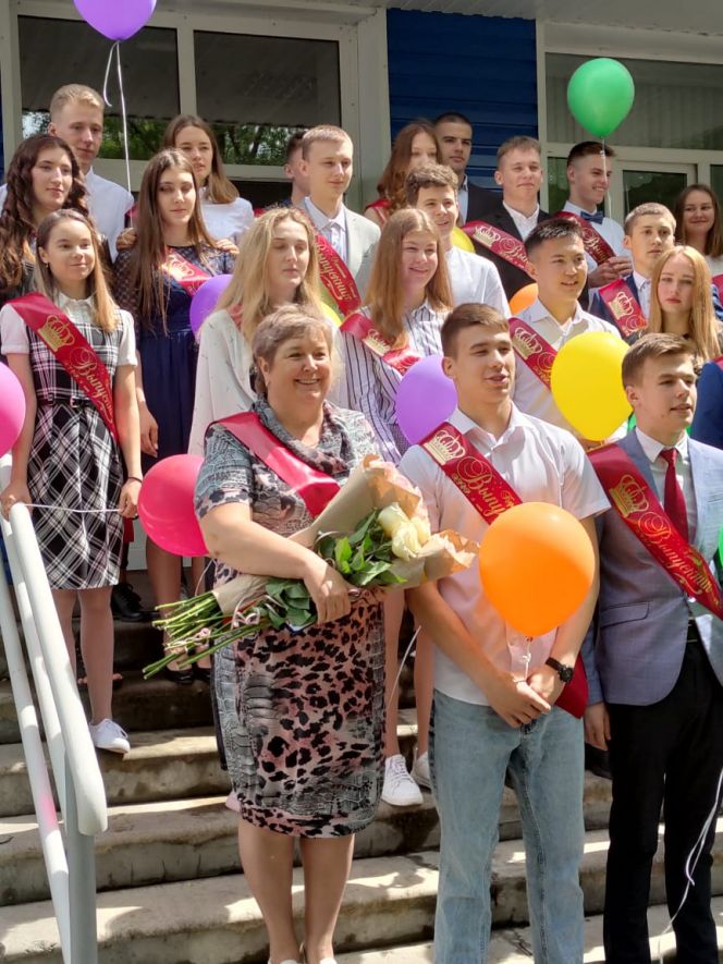 В Алтайском училище олимпийского резерва прозвенел последний звонок для 11-классников и студентов 4-го курса