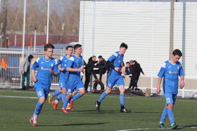 28 мая. Барнаул. Стадион "Динамо". Первенство России среди любительских клубов. «Динамо-Барнаул-М» - «Томь-М» (Томск) 