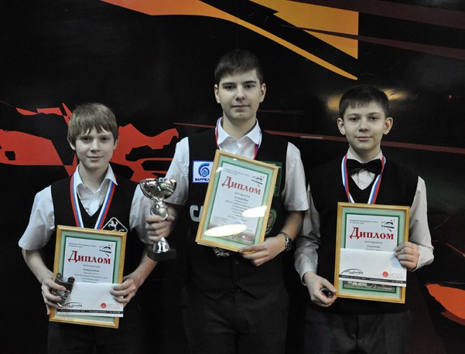 В спортивном бильярдном центре "Богема" состоялся первый тур первенства Сибирского федерального округа.