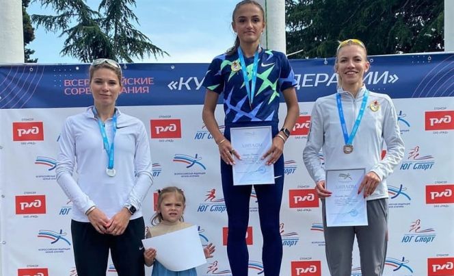 Полина Миллер стала победительницей забега на 400 м на всероссийском турнире "Кубок Федерации". Фото: ВФЛА