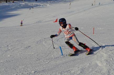 Юные воспитанники школы олимпийского резерва "Горные лыжи" приняли участие в первенстве своей СДЮШОР.