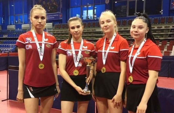 На фото слева направо: Людмила Швайко, Ярослава Петраченко, Ярославна Зоркова, Ольга Вандакурова