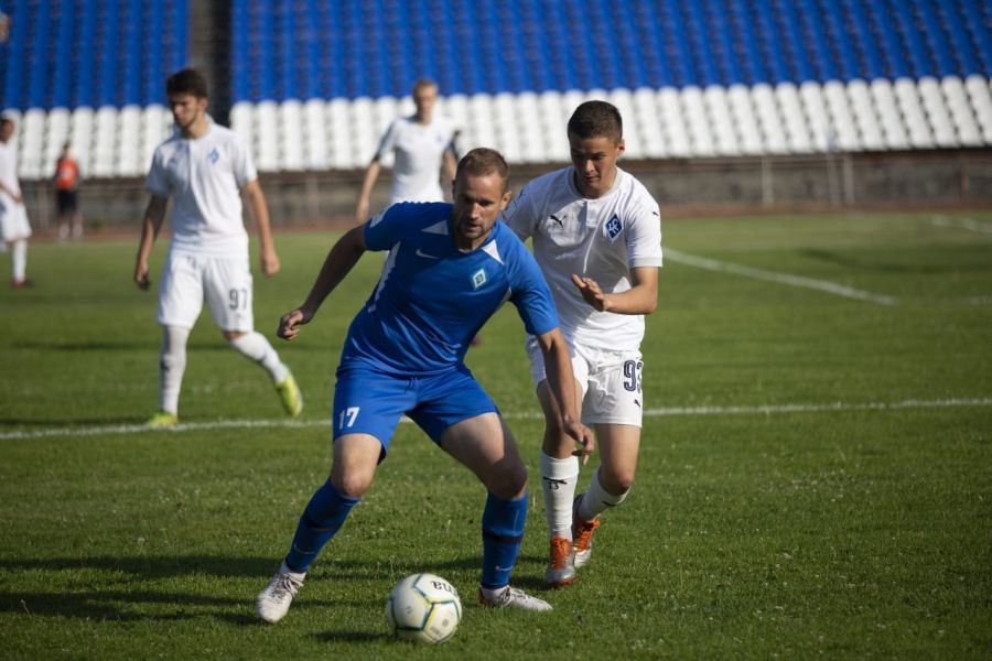 Учитесь, молодёжь! Футболисты "Динамо" в домашней игре победили самарские "Крылья Советов-2"