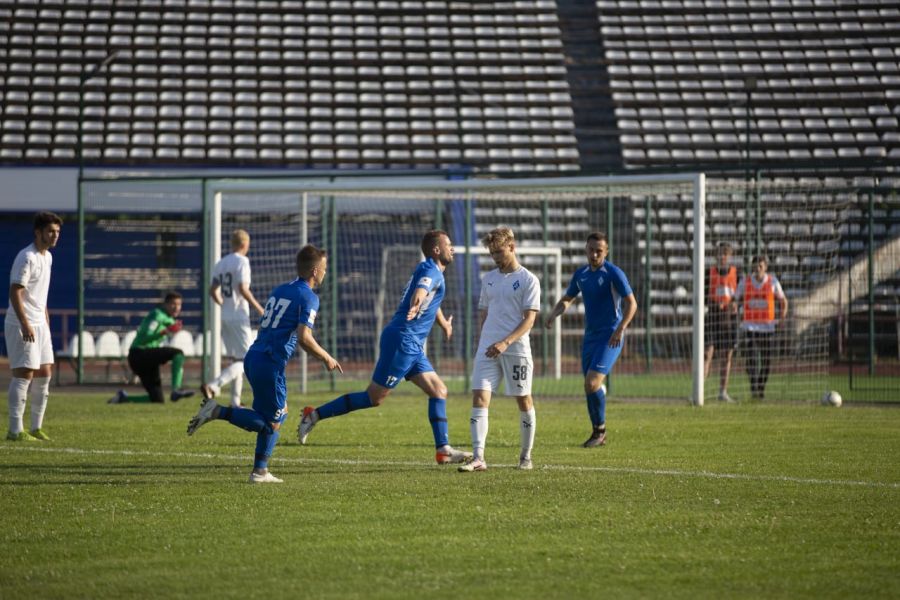 Учитесь, молодёжь! Футболисты "Динамо" в домашней игре победили самарские "Крылья Советов-2"